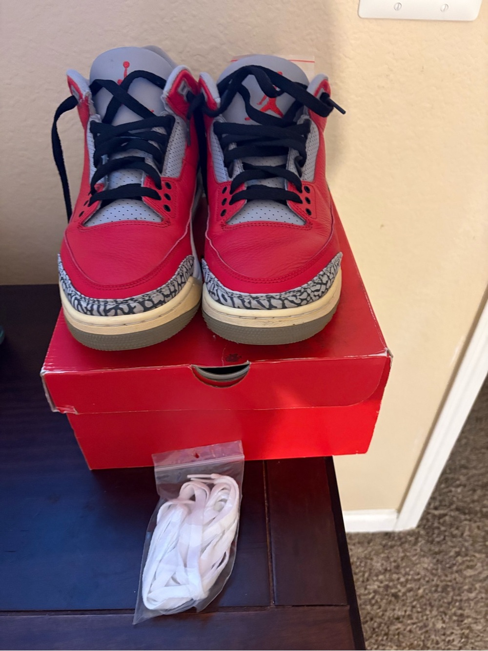 Air Jordan 3 SE size 9